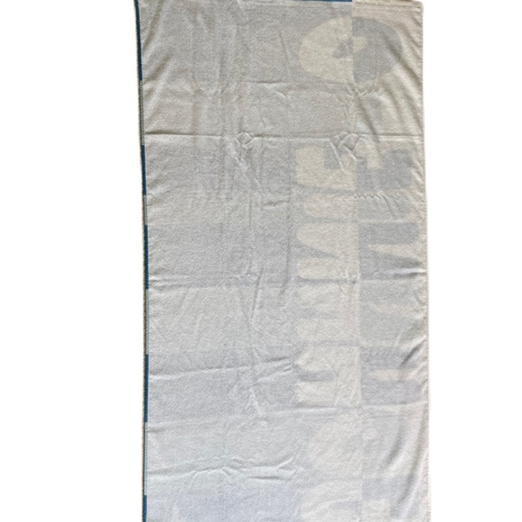 Johnnie-O block letter beach towel blue white - Picture 4 of 13